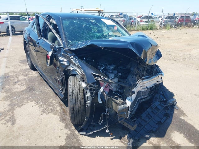 Salvage Toyota Camry Image