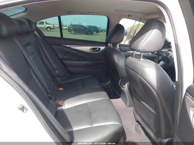 INFINITI Q50 Luxe