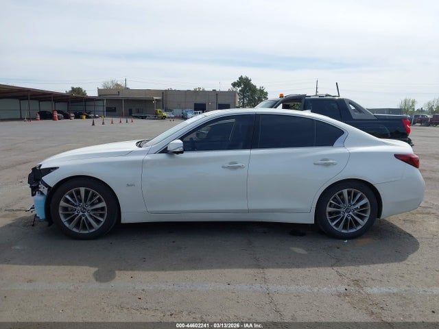 INFINITI Q50 Luxe