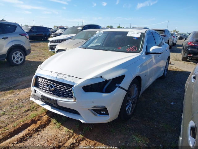 INFINITI Q50 Luxe