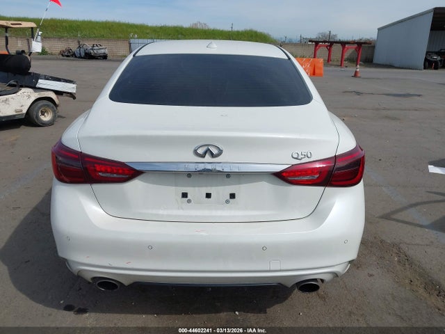 INFINITI Q50 Luxe