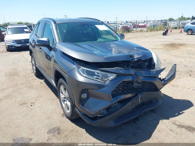 Salvage Toyota RAV4 Image