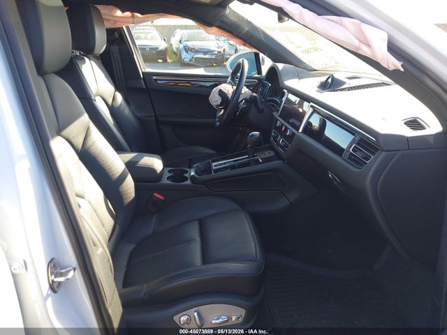 Porsche Macan T