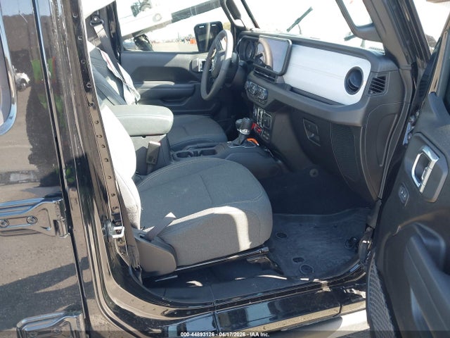 Jeep Wrangler 4-door Willys 4x4