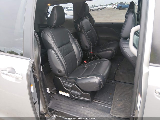 Toyota Sienna Se 8 Passenger