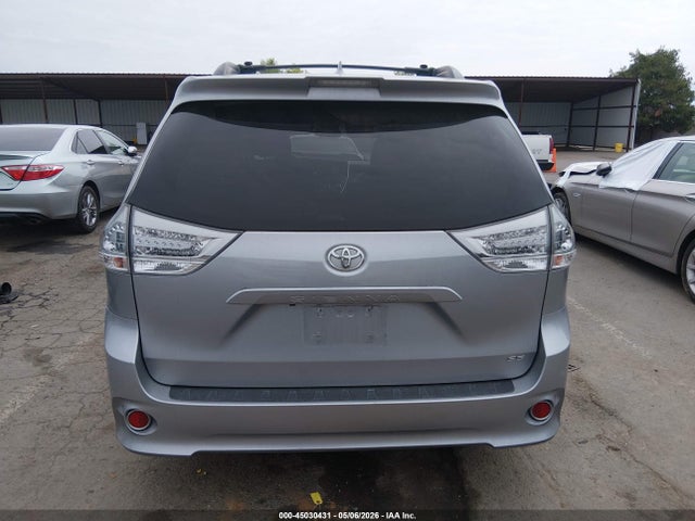 Toyota Sienna Se 8 Passenger