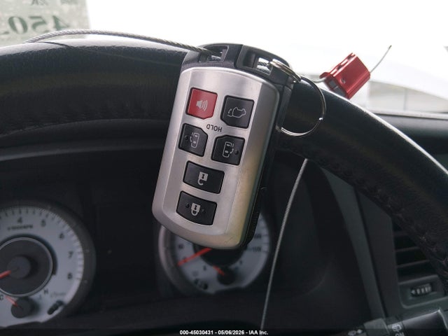 Toyota Sienna Se 8 Passenger