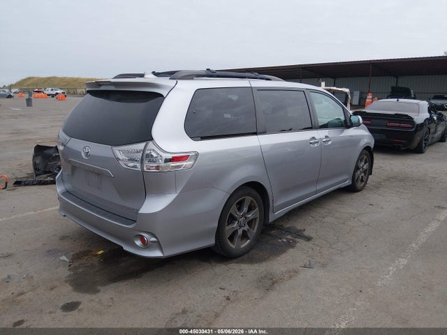 Toyota Sienna Se 8 Passenger