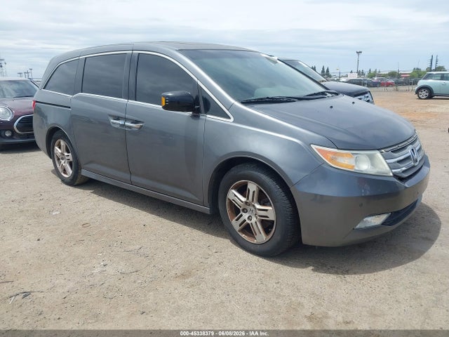 Salvage Honda Odyssey Image