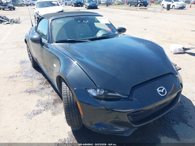 Salvage Mazda MX-5 Miata Image