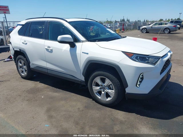 Salvage Toyota RAV4 Image