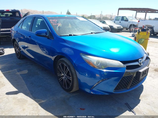 Salvage Toyota Camry Image