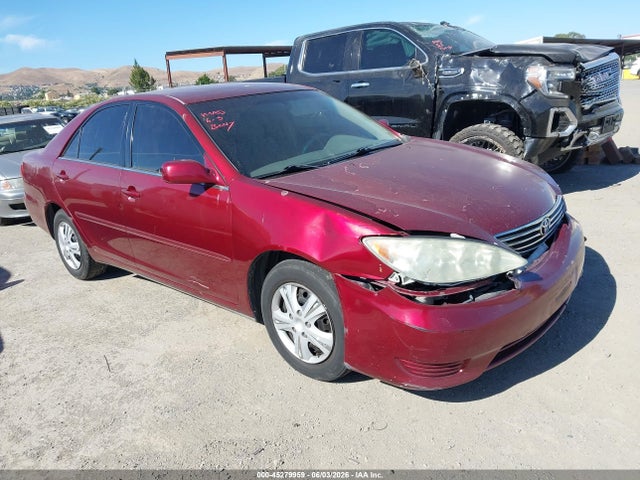 Salvage Toyota Camry Image