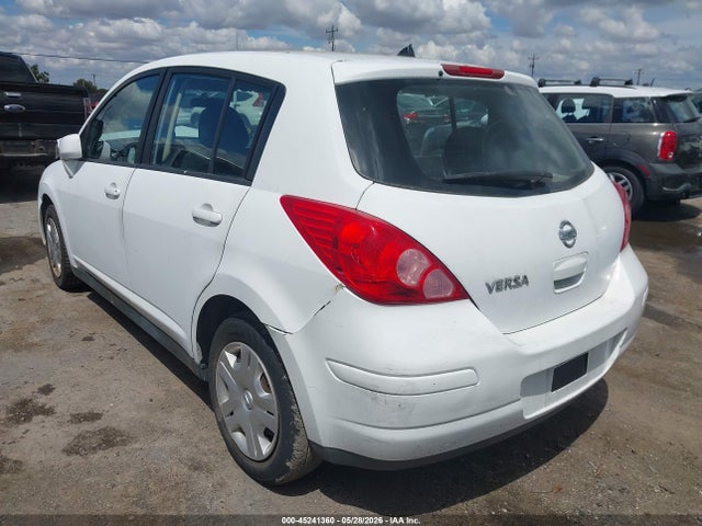 Nissan Versa 1.8s