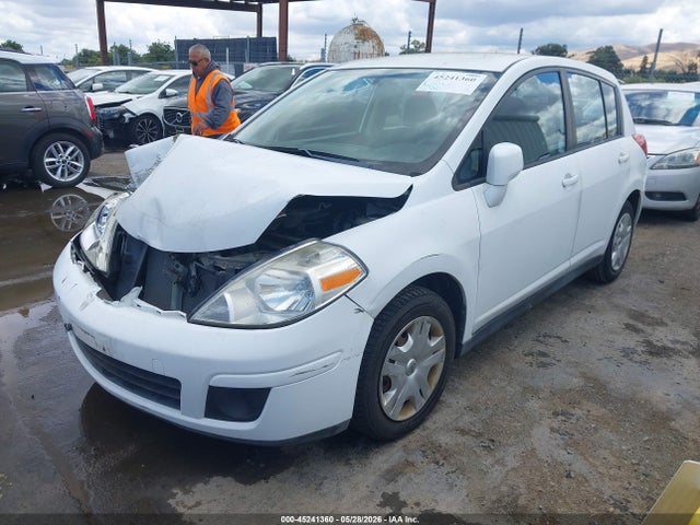 Nissan Versa 1.8s