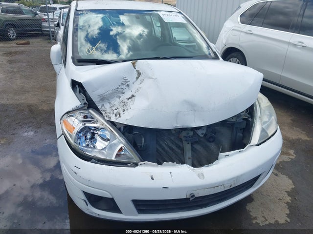 Nissan Versa 1.8s