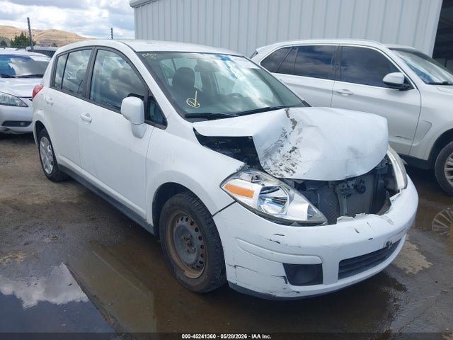Salvage Nissan Versa Image