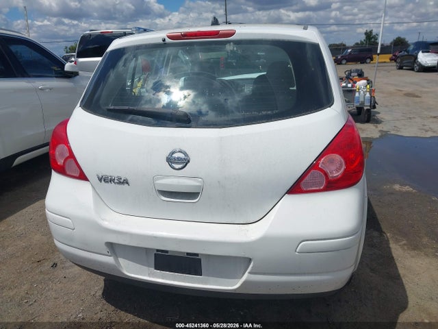 Nissan Versa 1.8s