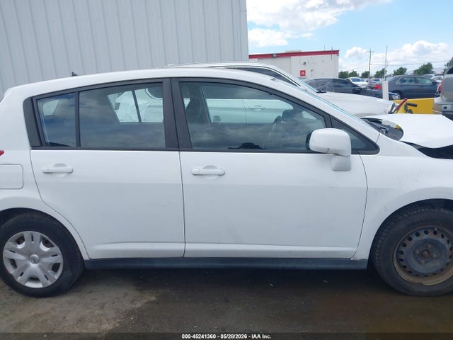 Nissan Versa 1.8s