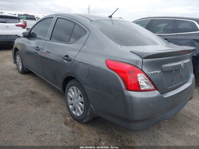 Nissan Versa 1.6 S+