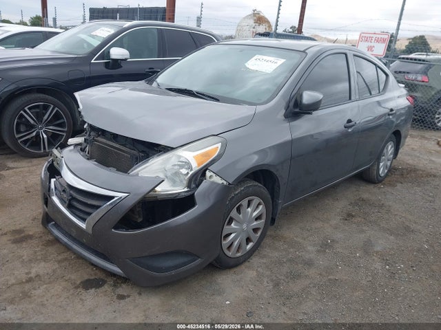 Nissan Versa 1.6 S+