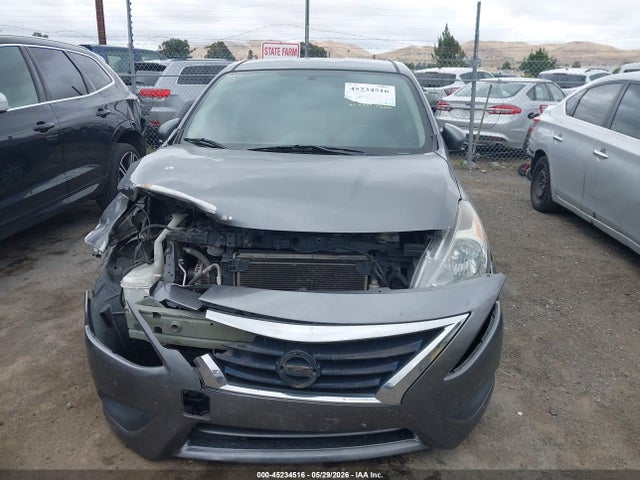 Nissan Versa 1.6 S+