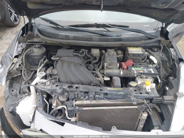 Nissan Versa 1.6 S+