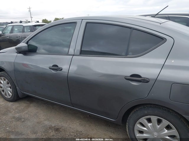 Nissan Versa 1.6 S+
