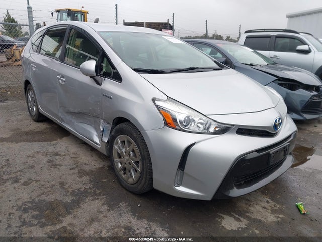 Salvage Toyota Prius v Image