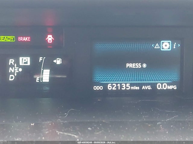 Toyota Prius v Four
