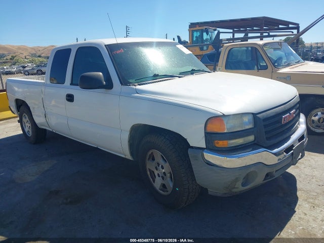 Salvage GMC Sierra 1500 Image