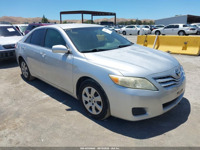Salvage Toyota Camry Image