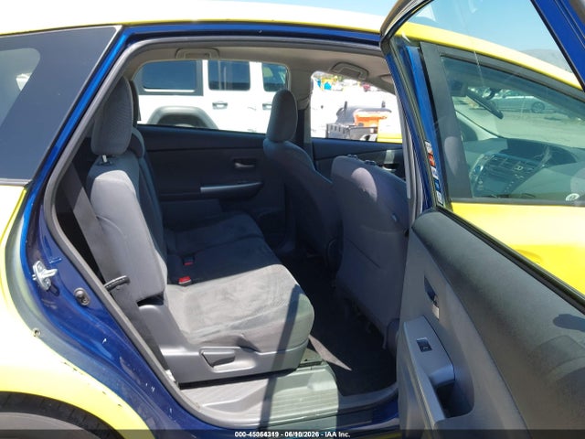 Toyota Prius v Three