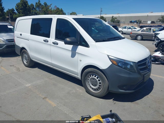 Salvage Mercedes-Benz Metris Image