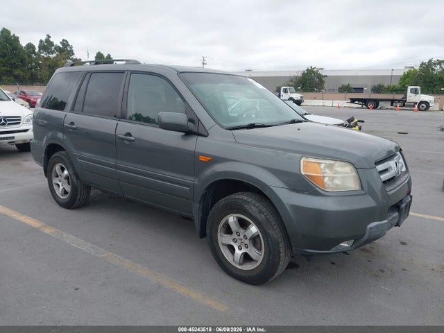 Salvage Honda Pilot Image