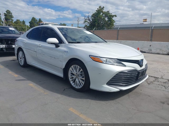 Salvage Toyota Camry Image