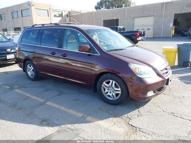 Salvage Honda Odyssey Image