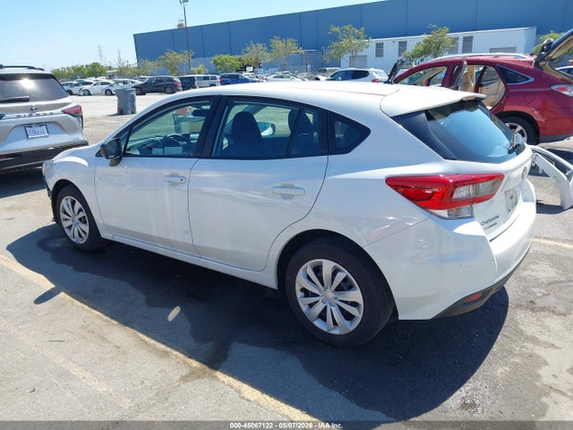 Subaru Impreza Base 5-door
