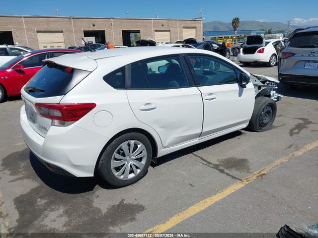Subaru Impreza Base 5-door