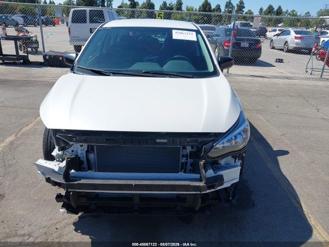 Subaru Impreza Base 5-door