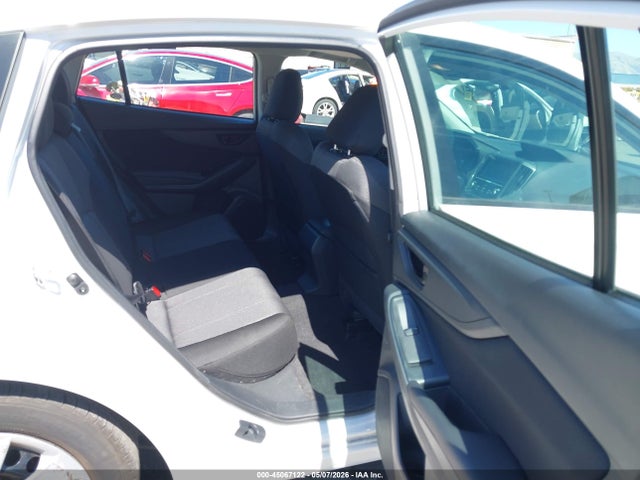 Subaru Impreza Base 5-door