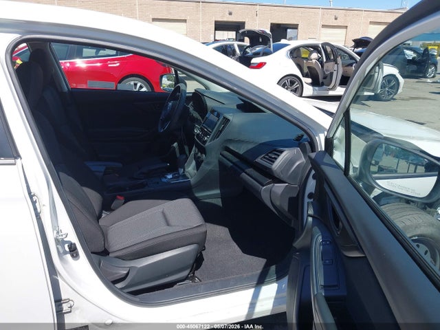 Subaru Impreza Base 5-door