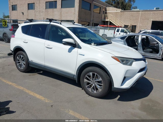Salvage Toyota RAV4 Image