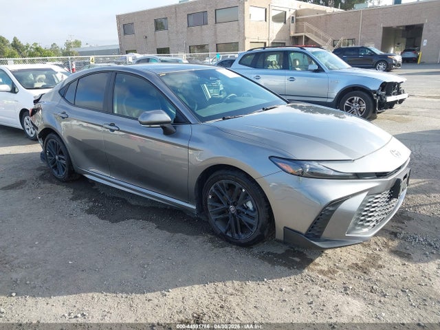 Salvage Toyota Camry Image