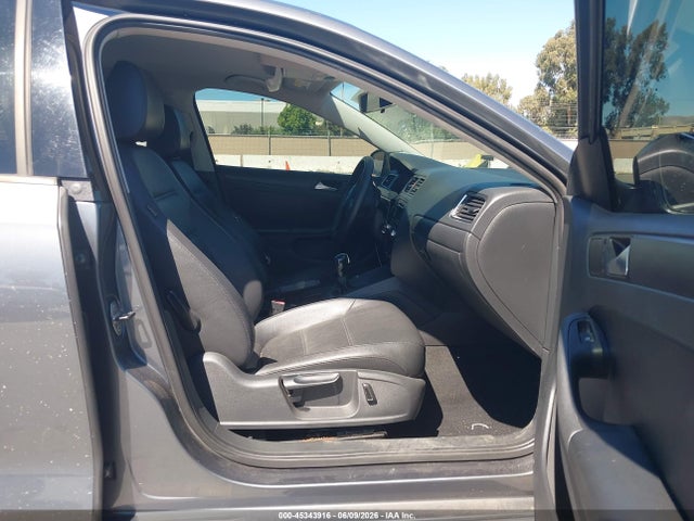 Volkswagen Jetta 1.8t Se