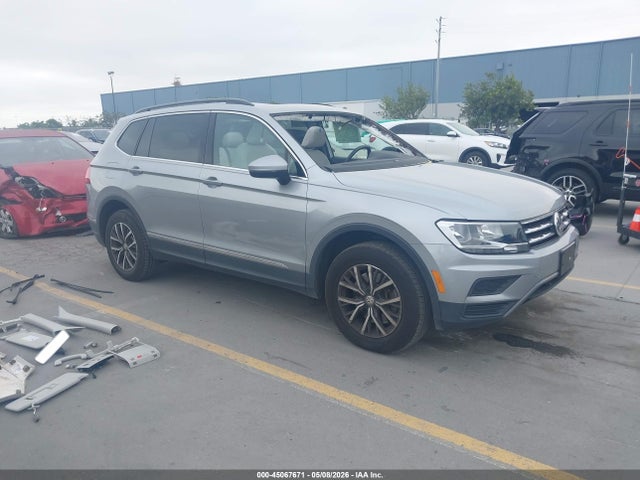 Salvage Volkswagen Tiguan Image
