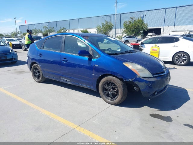 Salvage Toyota Prius Image