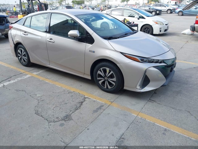 Salvage Toyota Prius Prime Image