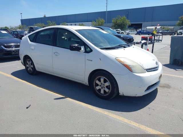 Salvage Toyota Prius Image