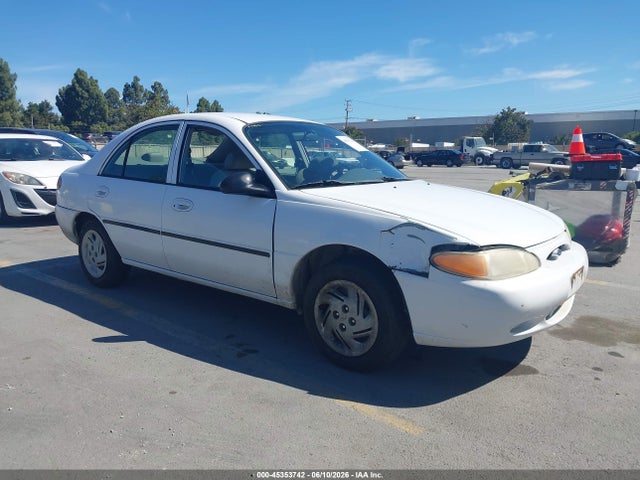 Salvage Ford Escort Image